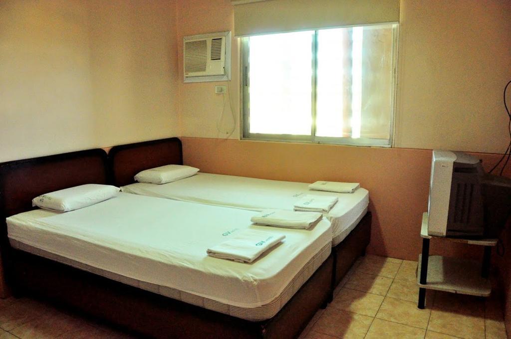 Gv Hotel - Camiguin Мамбаджао Стая снимка